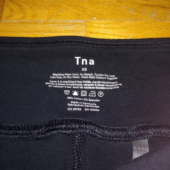 TNA Leggings - Picture 3 of 3